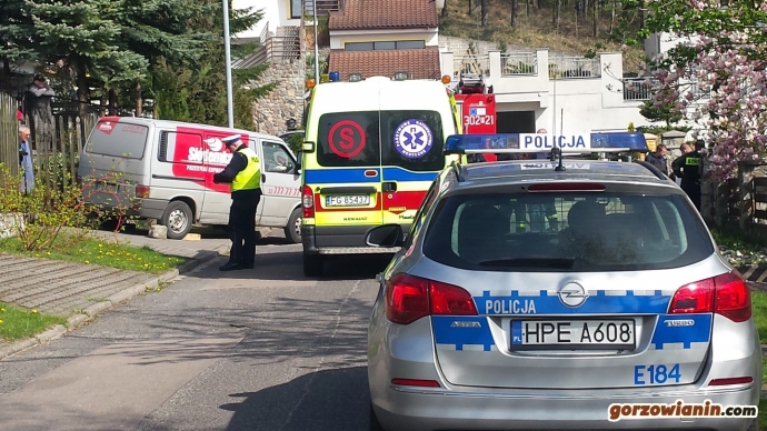 6/6 Kobieta pod kołami busa