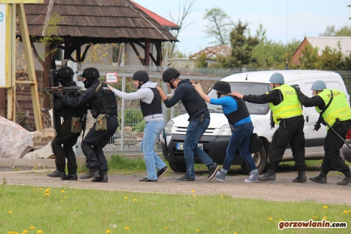 3/15 Napad na stację paliw przy Kasprzaka (ćwiczenia)