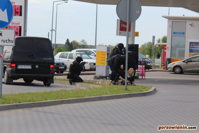 4/15 Napad na stację paliw przy Kasprzaka (ćwiczenia)