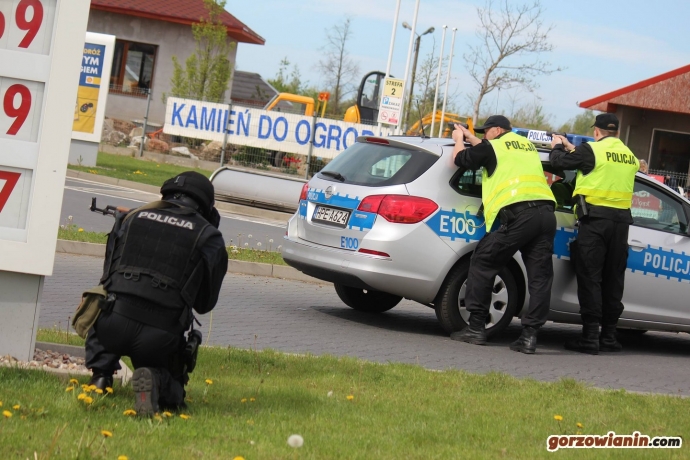 7/15 Napad na stację paliw przy Kasprzaka (ćwiczenia)