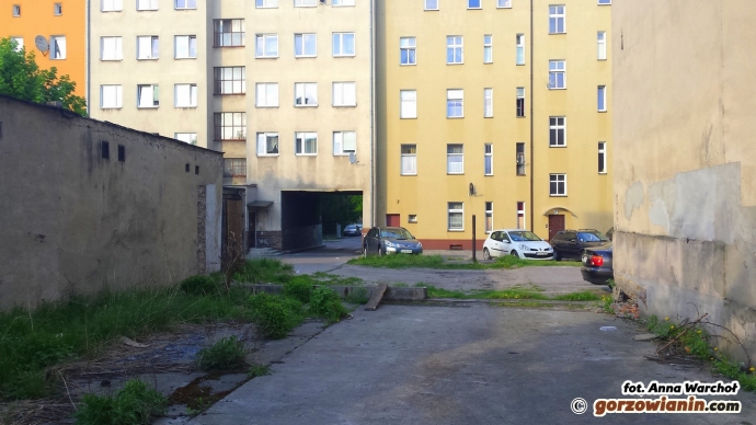 4/7 Zaniedbane gorzowskie podwórka