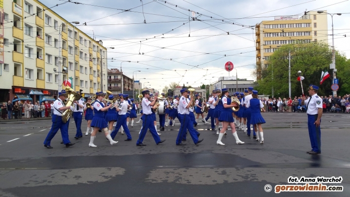7/21 Orkiestry dęte zagrały na skrzyżowaniu