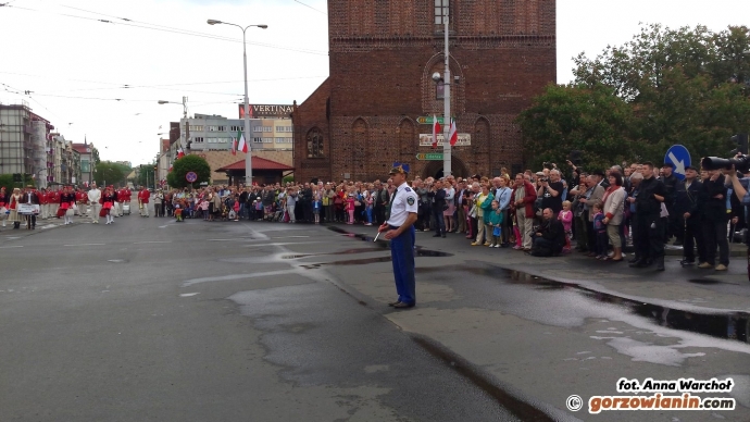 11/21 Orkiestry dęte zagrały na skrzyżowaniu