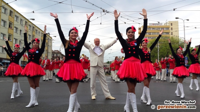 20/21 Orkiestry dęte zagrały na skrzyżowaniu