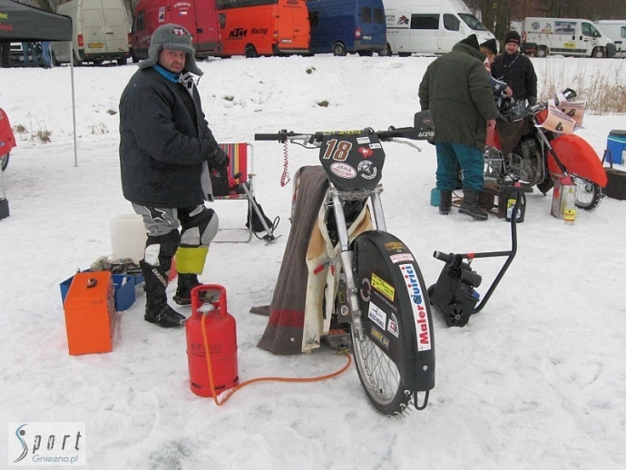 4/108 Daniszewski drugi na lodzie w Gnieźnie