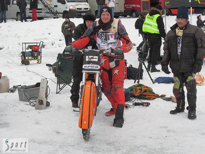 12/108 Daniszewski drugi na lodzie w Gnieźnie