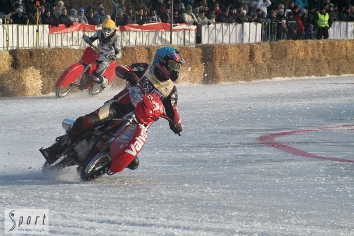 27/108 Daniszewski drugi na lodzie w Gnieźnie