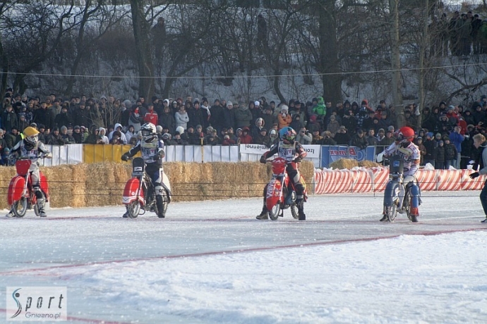 30/108 Daniszewski drugi na lodzie w Gnieźnie