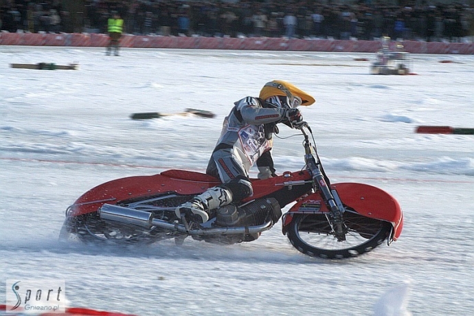 33/108 Daniszewski drugi na lodzie w Gnieźnie
