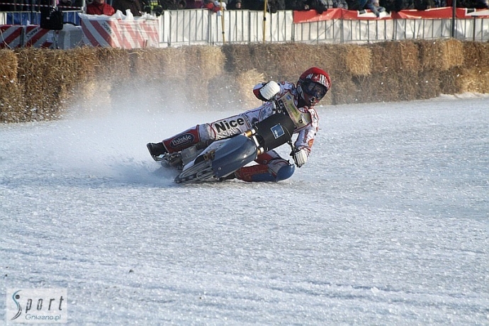 34/108 Daniszewski drugi na lodzie w Gnieźnie