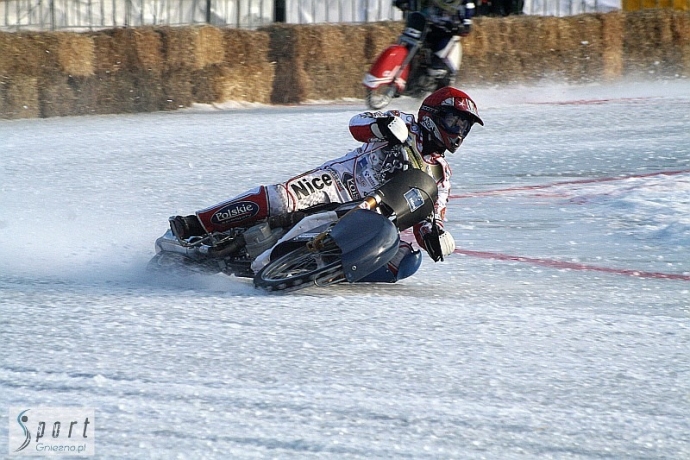 35/108 Daniszewski drugi na lodzie w Gnieźnie