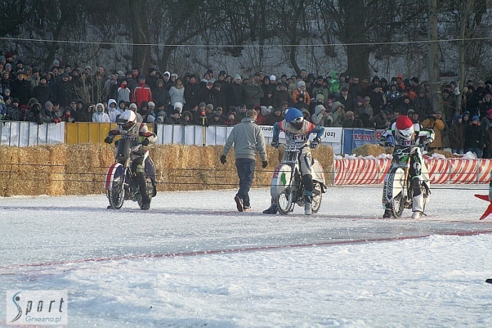47/108 Daniszewski drugi na lodzie w Gnieźnie