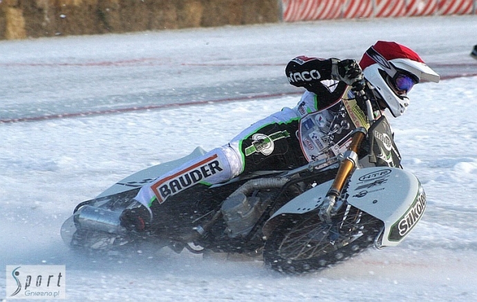 55/108 Daniszewski drugi na lodzie w Gnieźnie