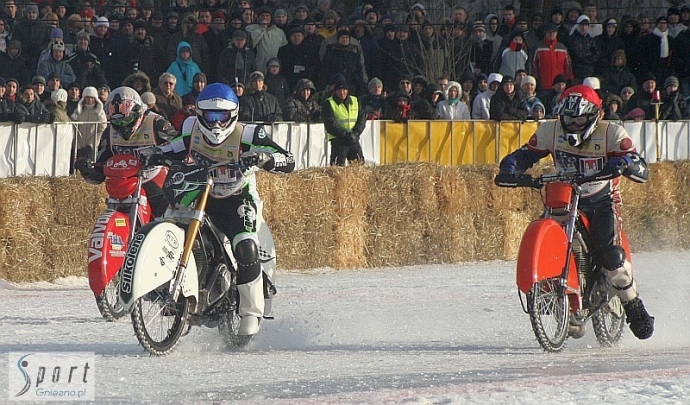 65/108 Daniszewski drugi na lodzie w Gnieźnie