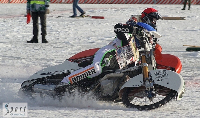 67/108 Daniszewski drugi na lodzie w Gnieźnie