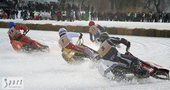 72/108 Daniszewski drugi na lodzie w Gnieźnie