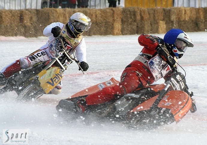 73/108 Daniszewski drugi na lodzie w Gnieźnie