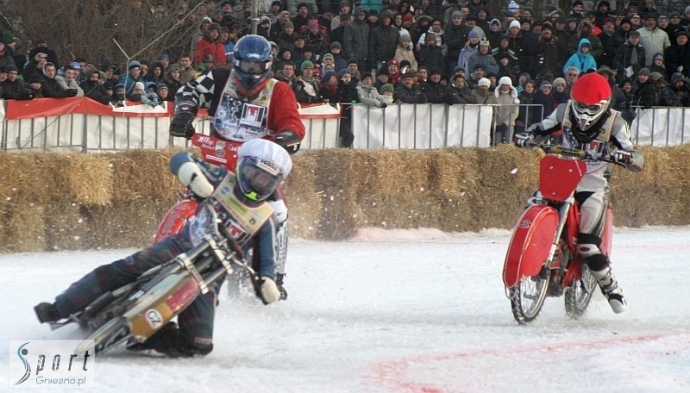 76/108 Daniszewski drugi na lodzie w Gnieźnie