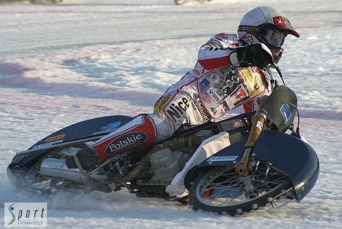 85/108 Daniszewski drugi na lodzie w Gnieźnie