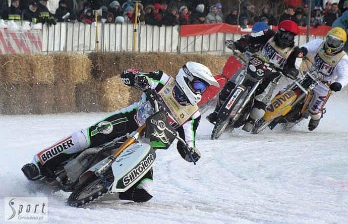 93/108 Daniszewski drugi na lodzie w Gnieźnie