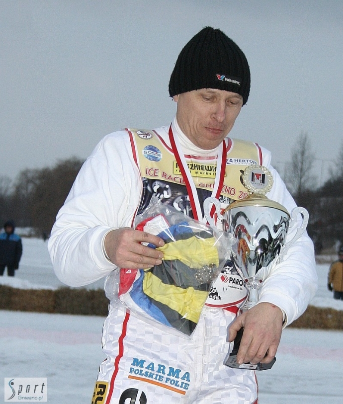 103/108 Daniszewski drugi na lodzie w Gnieźnie