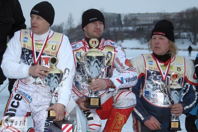 107/108 Daniszewski drugi na lodzie w Gnieźnie