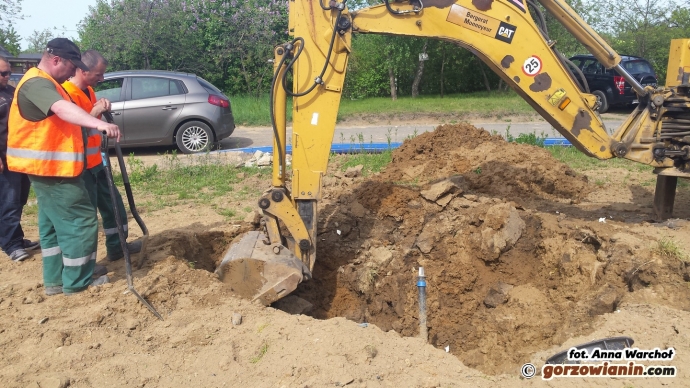 7/9 Przy ul. Srebrnej wybuchła studzienka