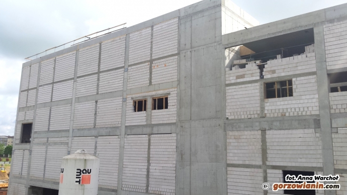 11/16 Prace przy Galerii Manhattan idą pełną parą