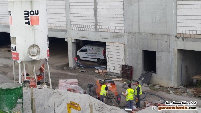 13/16 Prace przy Galerii Manhattan idą pełną parą