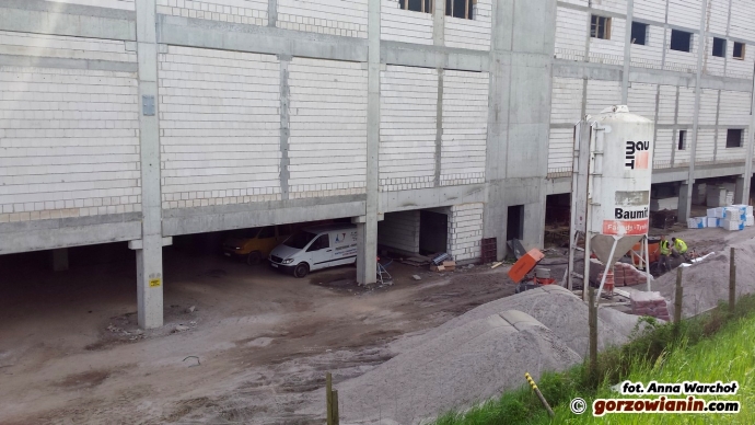 15/16 Prace przy Galerii Manhattan idą pełną parą