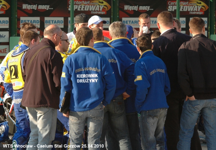 38/214 Speedway Ekstraliga 2010 w obiektywie