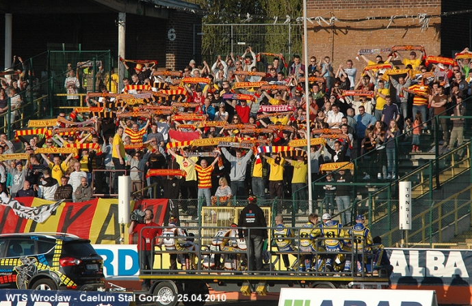 41/214 Speedway Ekstraliga 2010 w obiektywie