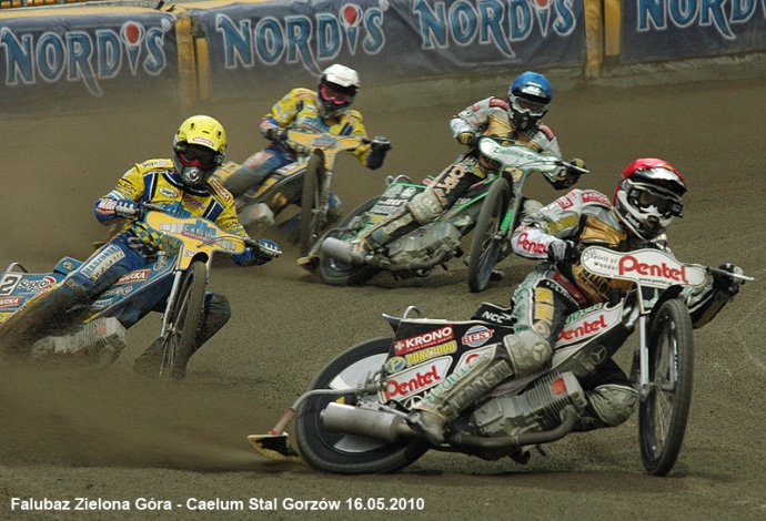 56/214 Speedway Ekstraliga 2010 w obiektywie