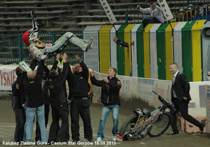 58/214 Speedway Ekstraliga 2010 w obiektywie