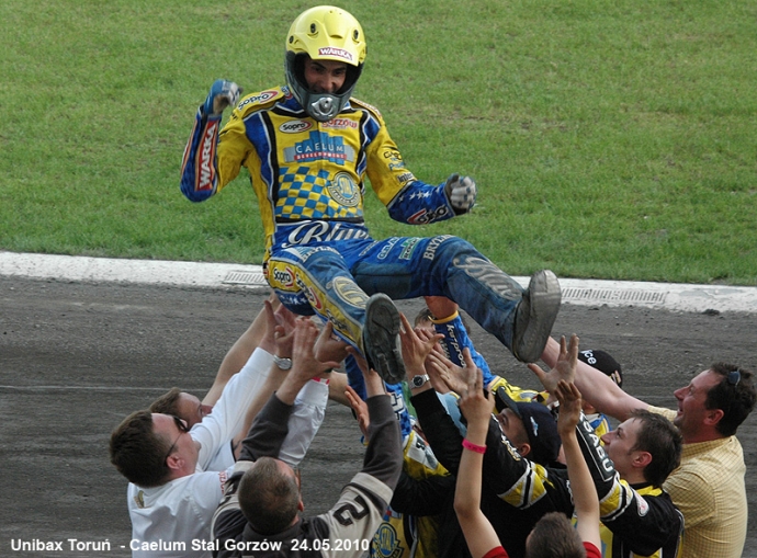 64/214 Speedway Ekstraliga 2010 w obiektywie