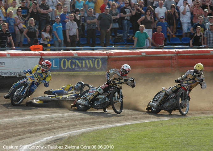 82/214 Speedway Ekstraliga 2010 w obiektywie