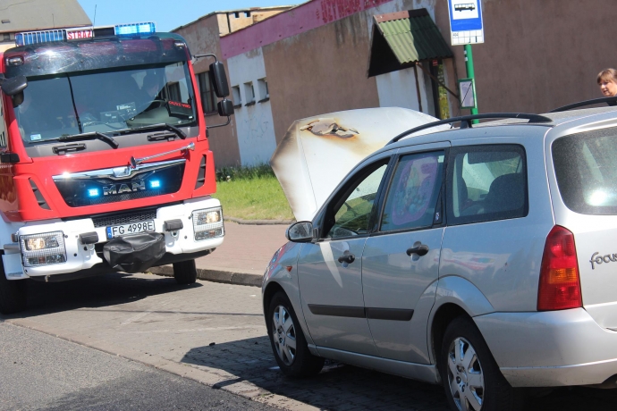3/5 Pożar samochodu przy dworcu PKS