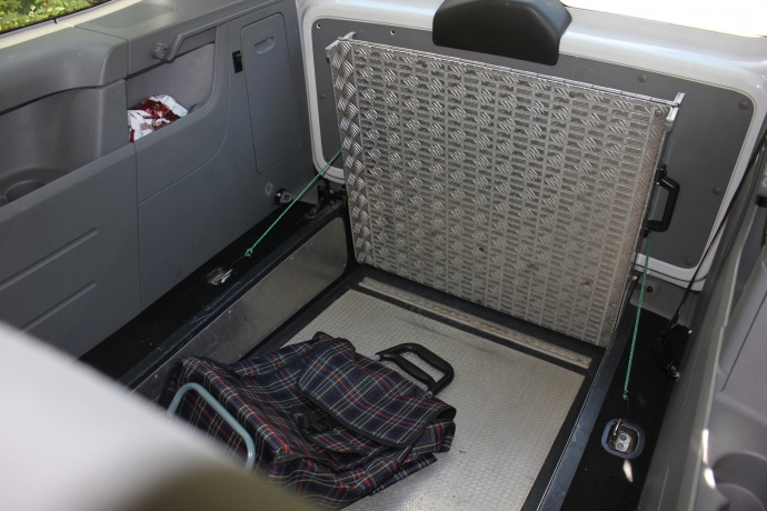 4/4 Skradziony volkswagen caddy