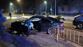pijany 17-latek BMW Skwierzyna pościg  ul. 2-go Lutego pijany kierowca uderzył w latarnię przy poczcie nocny pościg policji Skwierzyna