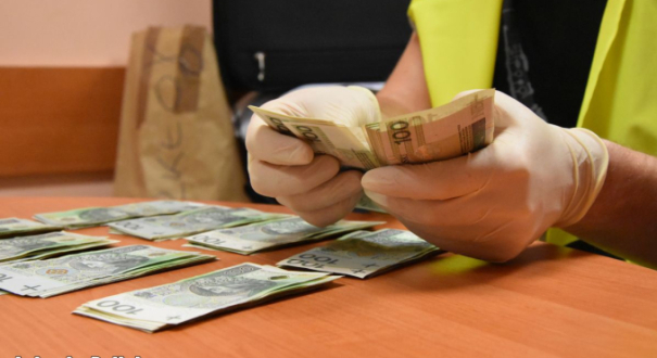 Kradzież 10 tysięcy złotych z konta mieszkanka powiatu gorzowskiego oszukana na portalu sprzedażowym bezpieczne zakupy w internecie Gorzów