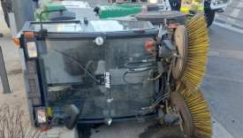 przewrócona zamiatarka Inneko na ulicy Sikorskiego w Gorzowie wypadek na skrzyżowaniu z Pocztową policja i pogotowie w centrum