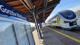 Szynobus SA139 Polregio na peronie stacji Gorzów Wielkopolski. Pociąg Polregio w Gorzowie. Odwołane pociągi w województwie lubuskim.