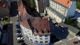 Niszczejący budynek przy ul. Obotryckiej w Gorzowie. Dawna komenda policji, na której plany miasto wydało 2,4 mln zł, a remontu za 100 mln zł brak.