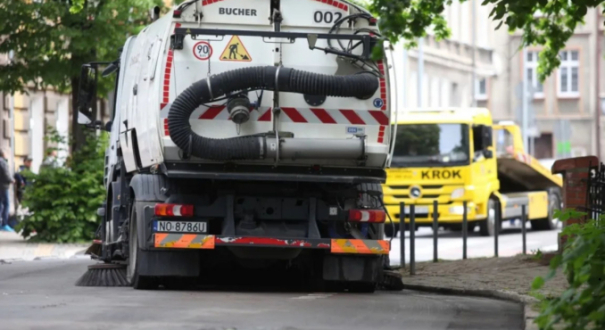 sprzątanie ulic w Gorzowie zamiatarka Inneko RCS 2026 harmonogram czyszczenia zatok parkingowych piach po zimie na osiedlach i w centrum Gorzowa