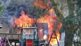 Pożar stodoły w Wysokiej. Ogień objął cały budynek