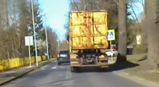 policja strzelce krajeńskie nieoznakowany radiowóz wideorejestrator drezdenko wyprzedzanie na pasach honda ulica dworcowa grzywna 30 tysięcy złotych