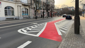 Oznakowanie i śluza rowerowa na ul. Dąbrowskiego w Gorzowie przy straży pożarnej JRG2. Nowa organizacja ruchu i kontrowersyjne malowanie na jezdni.