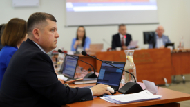 Urzędowe analizy to za mało. Radni pytają prezydenta o realne działania dla młodych