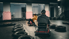 Drift Spot Gorzów tor do driftu elektrycznymi wózkami Crazy Cart w dawnym Kinie Słońce przy ulicy Chrobrego to nowa atrakcja dla dzieci oraz dorosłych