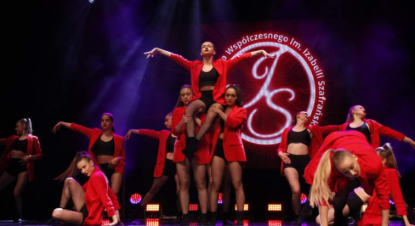 Festiwal tańca współczesnego Gorzów występy zespołów tanecznych w teatrze w Gorzowie Młodzieżowy Dom Kultury Gorzów wydarzenia kulturalne kwiecień